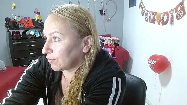 Snapshot of emperabigbootybigass chatting on February 26, 2025, 12:25 pm emperabigbootybigass online show from February 26, 2025, 12:25 pm