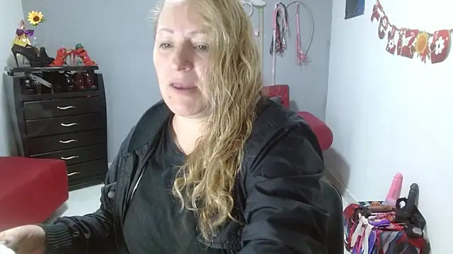 Snapshot of emperabigbootybigass chatting on March 12, 2025, 12:15 pm emperabigbootybigass online show from March 12, 2025, 12:15 pm