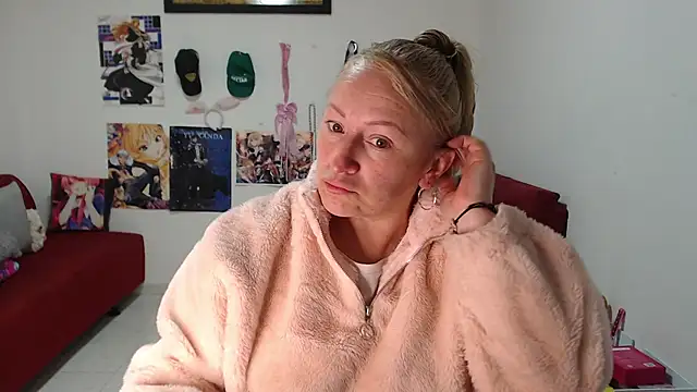 Snapshot of emperabigbootybigass chatting on September 19, 2025, 12:17 pm emperabigbootybigass online show from September 19, 2025, 12:17 pm