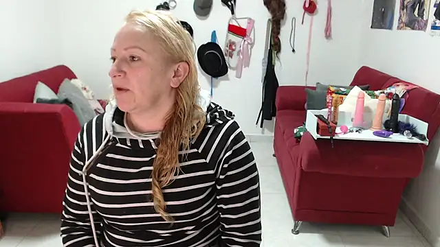 emperabigbootybigass online show from December 19, 2025, 12:34 pm