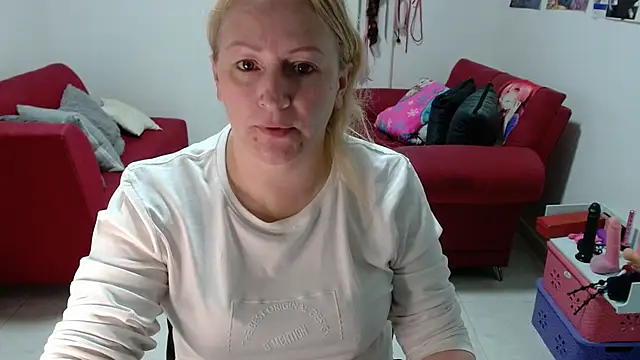 emperabigbootybigass online show from January 14, 2026, 12:22 pm