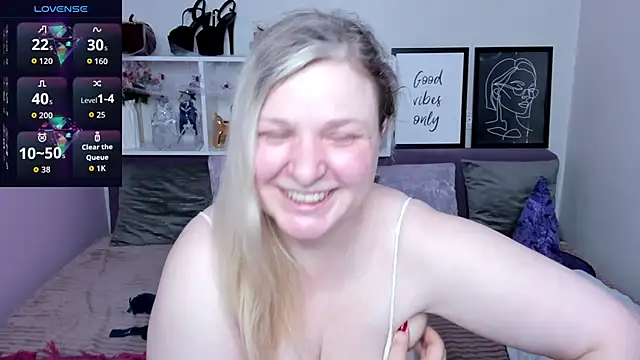 AnnaXCherri online show from October 22, 2025, 2:12 am