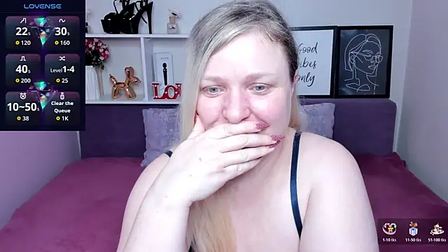 AnnaXCherri online show from November 17, 2025, 3:23 am