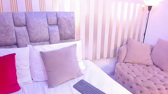 nova lane online show from February 11, 2026, 8:58 pm