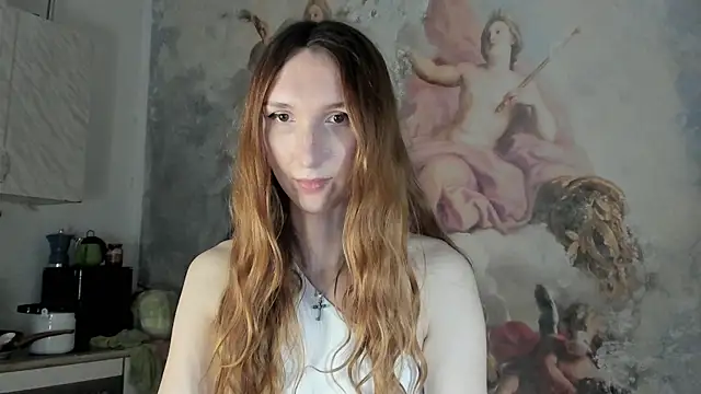 LisaIcon online show from May 7, 2026, 3:39 pm