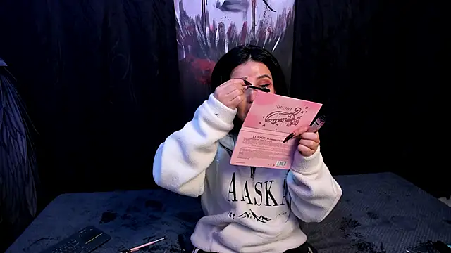 Snapshot of Kylie-fox chatting on October 15, 2025, 11:27 pm Kylie-fox online show from October 15, 2025, 11:27 pm