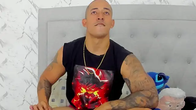 Snapshot of luigiferrara chatting on October 15, 2025, 8:53 pm luigiferrara online show from October 15, 2025, 8:53 pm