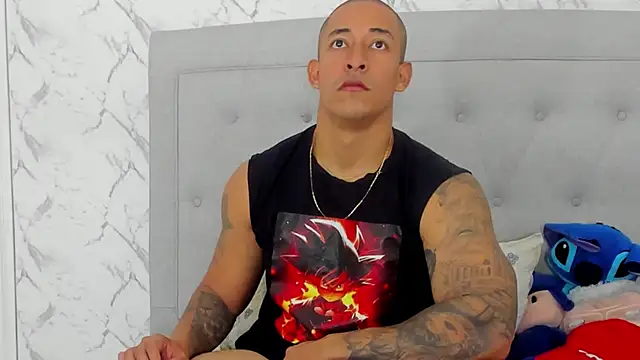 Snapshot of luigiferrara chatting on October 19, 2025, 4:40 pm luigiferrara online show from October 19, 2025, 4:40 pm