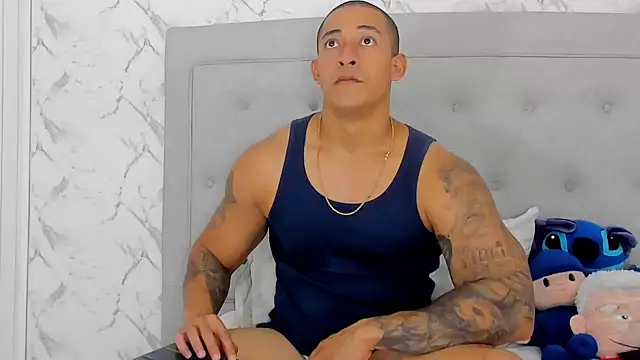 Snapshot of luigiferrara chatting on November 16, 2025, 8:14 pm luigiferrara online show from November 16, 2025, 8:14 pm