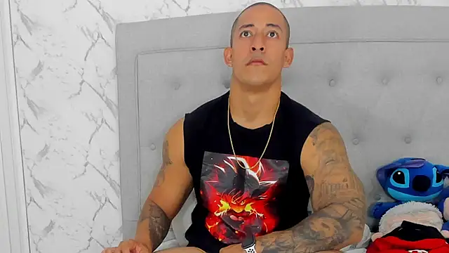 Snapshot of luigiferrara chatting on November 21, 2025, 9:24 pm luigiferrara online show from November 21, 2025, 9:24 pm