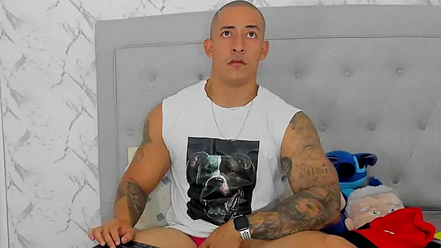 Snapshot of luigiferrara chatting on December 2, 2025, 8:59 pm luigiferrara online show from December 2, 2025, 8:59 pm