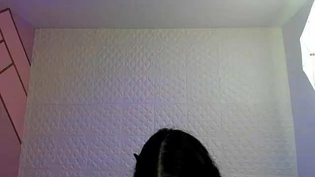 Violetaa diazz online show from October 31, 2025, 9:27 pm