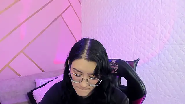 Snapshot of Violetaa_diazz chatting on January 14, 2026, 9:20 pm Violetaa diazz online show from January 14, 2026, 9:20 pm