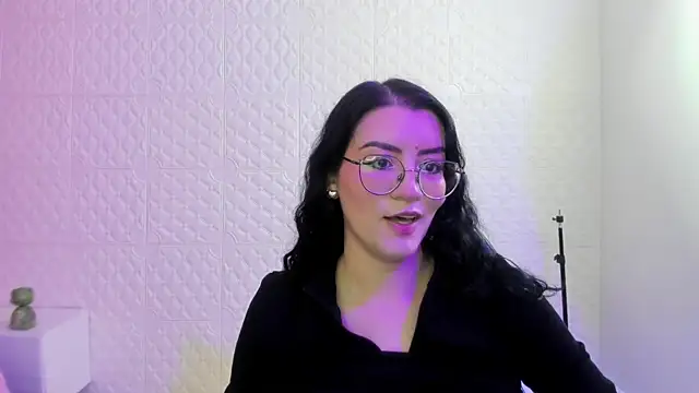 Snapshot of Violetaa_diazz chatting on May 11, 2026, 9:23 pm Violetaa diazz online show from May 11, 2026, 9:23 pm