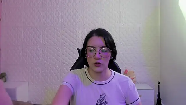 Snapshot of Violetaa_diazz chatting on May 22, 2026, 9:31 pm Violetaa diazz online show from May 22, 2026, 9:31 pm