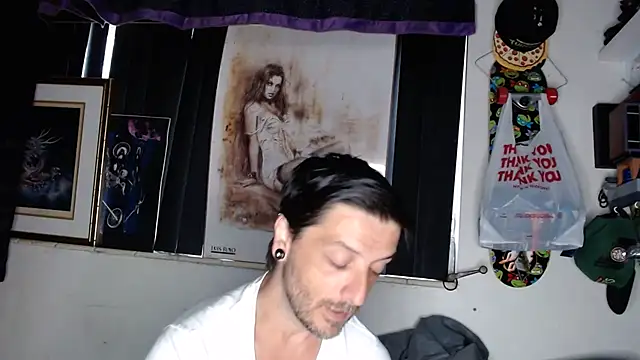 Snapshot of titclitcmndr chatting on January 29, 2025, 8:04 pm titclitcmndr online show from January 29, 2025, 8:04 pm