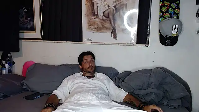 Snapshot of titclitcmndr chatting on March 11, 2025, 11:37 pm titclitcmndr online show from March 11, 2025, 11:37 pm