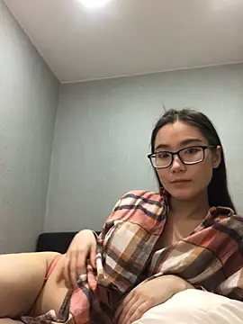 Snapshot of Milka23 chatting on February 8, 2025, 11:12 am Milka23 online show from February 8, 2025, 11:12 am