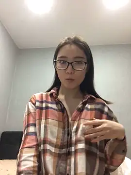 Snapshot of Milka23 chatting on February 8, 2025, 2:16 pm Milka23 online show from February 8, 2025, 2:16 pm