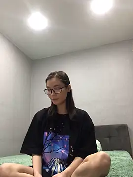 Snapshot of Milka23 chatting on February 14, 2025, 2:54 pm Milka23 online show from February 14, 2025, 2:54 pm