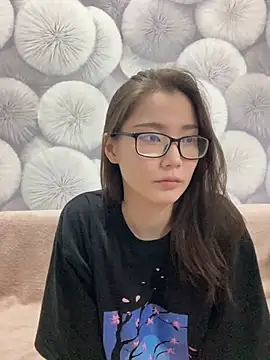 Snapshot of Milka23 chatting on March 7, 2025, 11:05 pm Milka23 online show from March 7, 2025, 11:05 pm