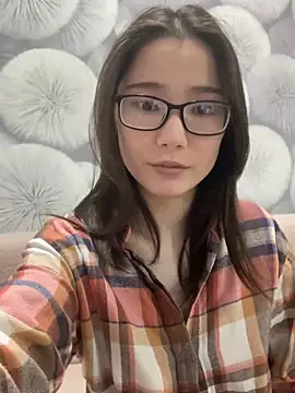 Snapshot of Milka23 chatting on March 9, 2025, 2:43 pm Milka23 online show from March 9, 2025, 2:43 pm