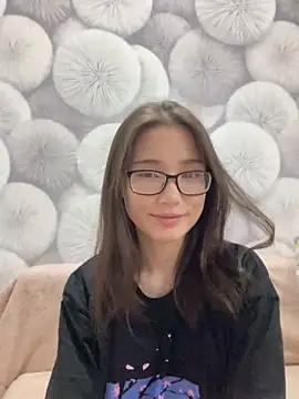 Snapshot of Milka23 chatting on March 13, 2025, 7:39 pm Milka23 online show from March 13, 2025, 7:39 pm