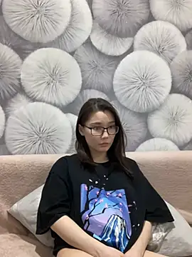 Snapshot of Milka23 chatting on March 15, 2025, 7:48 pm Milka23 online show from March 15, 2025, 7:48 pm