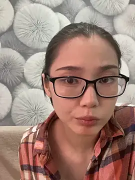 Snapshot of Milka23 chatting on March 21, 2025, 12:50 pm Milka23 online show from March 21, 2025, 12:50 pm