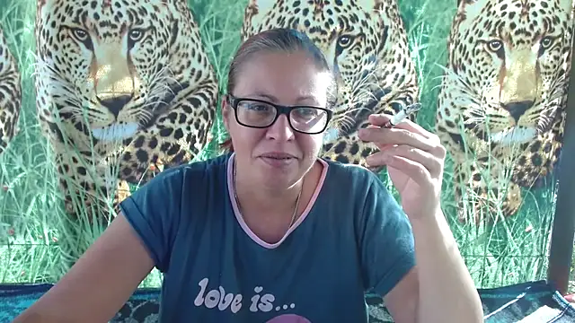 Snapshot of LadyHellene chatting on September 19, 2025, 6:59 am LadyHellene online show from September 19, 2025, 6:59 am