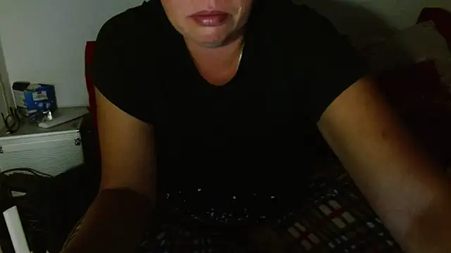 Snapshot of LadyHellene chatting on September 30, 2025, 4:45 pm LadyHellene online show from September 30, 2025, 4:45 pm