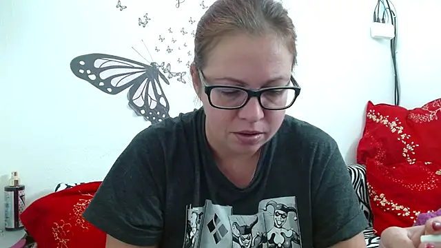 LadyHellene online show from November 15, 2025, 6:55 am