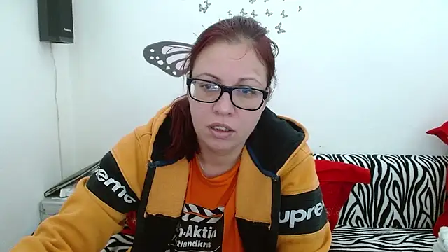 Snapshot of LadyHellene chatting on January 7, 2026, 7:33 am LadyHellene online show from January 7, 2026, 7:33 am