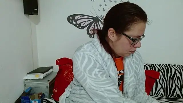 Snapshot of LadyHellene chatting on January 14, 2026, 5:13 am LadyHellene online show from January 14, 2026, 5:13 am