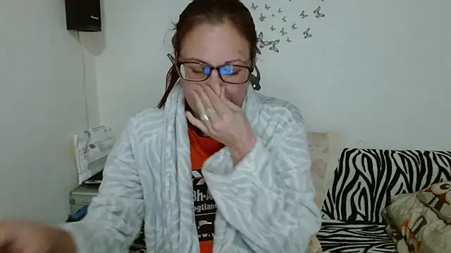 Snapshot of LadyHellene chatting on February 4, 2026, 5:30 pm LadyHellene online show from February 4, 2026, 5:30 pm