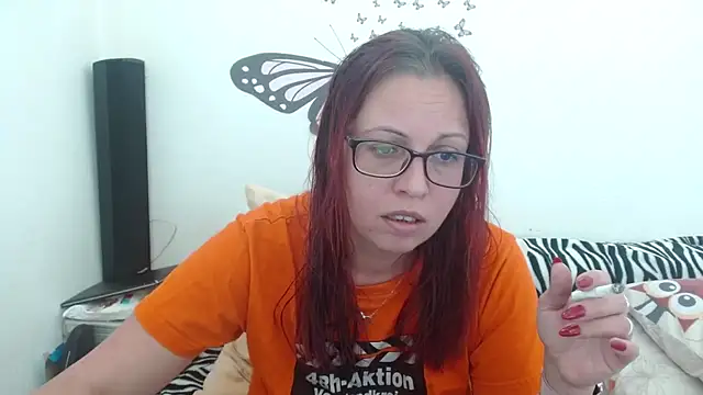 Snapshot of LadyHellene chatting on February 11, 2026, 12:32 pm LadyHellene online show from February 11, 2026, 12:32 pm