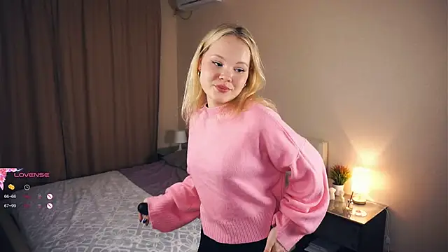 Snapshot of CloverChurchey chatting on January 9, 2025, 7:08 pm CloverChurchey online show from January 9, 2025, 7:08 pm