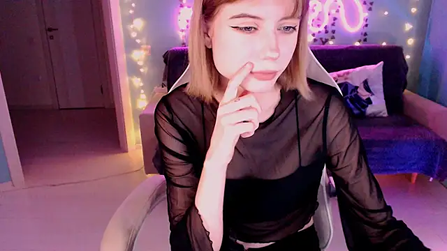 Snapshot of Sweet_Richal chatting on October 16, 2025, 9:16 pm Sweet Richal online show from October 16, 2025, 9:16 pm