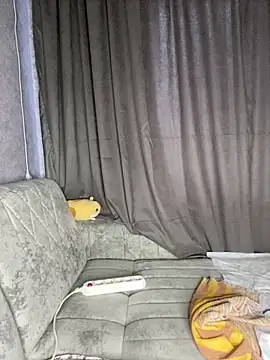 Snapshot of Lola_Hale chatting on December 18, 2025, 6:30 am Lola Hale online show from December 18, 2025, 6:30 am