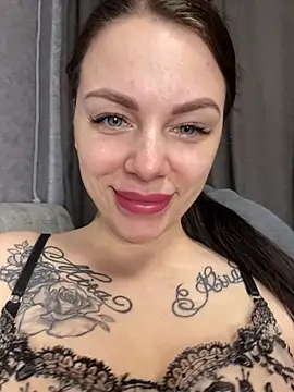 Snapshot of Lola_Hale chatting on February 5, 2026, 6:23 pm Lola Hale online show from February 5, 2026, 6:23 pm