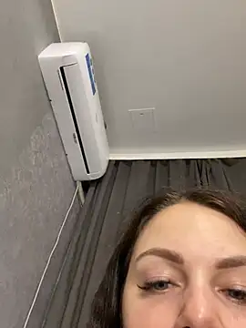 Snapshot of Lola_Hale chatting on February 8, 2026, 5:49 pm Lola Hale online show from February 8, 2026, 5:49 pm