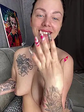 Lola Hale online show from May 23, 2026, 7:29 pm