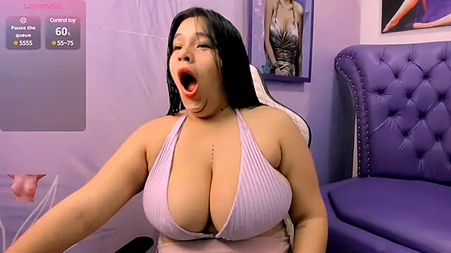 Snapshot of emma__milk_ chatting on February 22, 2025, 11:24 am emma milk online show from February 22, 2025, 11:24 am