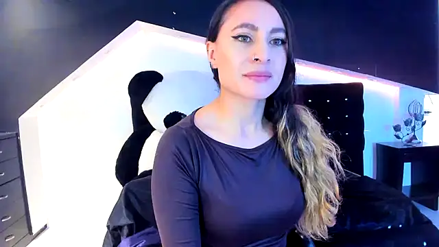 Snapshot of Coral_Gibson chatting on February 5, 2025, 12:17 pm Coral Gibson online show from February 5, 2025, 12:17 pm