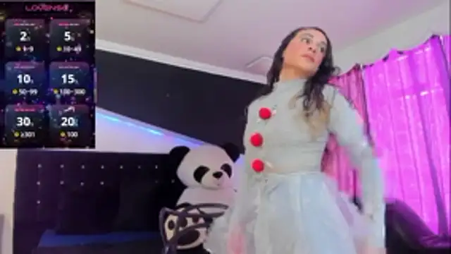 Coral Gibson online show from November 1, 2025, 1:13 pm