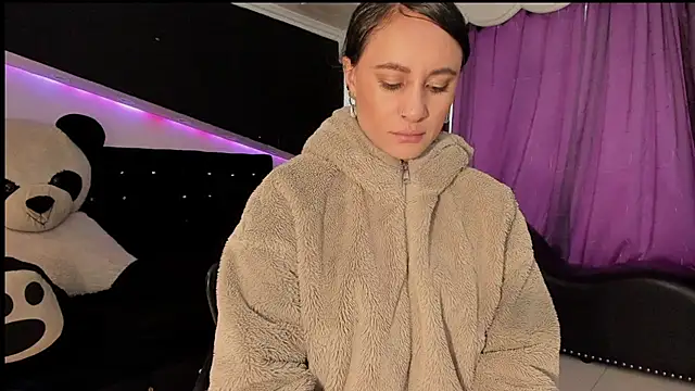 Snapshot of Coral_Gibson chatting on March 6, 2026, 12:45 pm Coral Gibson online show from March 6, 2026, 12:45 pm