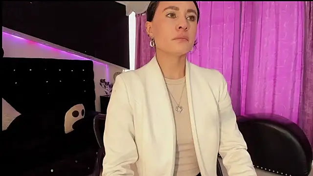 Snapshot of Coral_Gibson chatting on March 9, 2026, 12:53 pm Coral Gibson online show from March 9, 2026, 12:53 pm