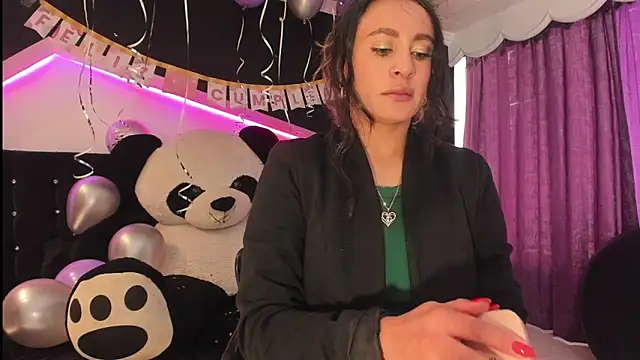 Snapshot of Coral_Gibson chatting on March 31, 2026, 1:00 pm Coral Gibson online show from March 31, 2026, 1:00 pm