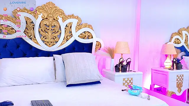 AshleyFerri online show from November 14, 2025, 11:09 am