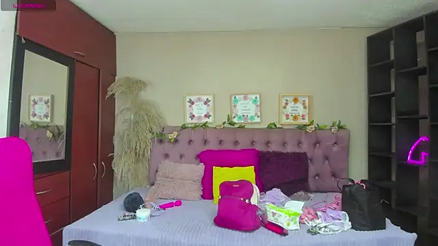 Snapshot of _Pamela_ebony chatting on December 4, 2025, 1:09 pm Pamela ebony online show from December 4, 2025, 1:09 pm